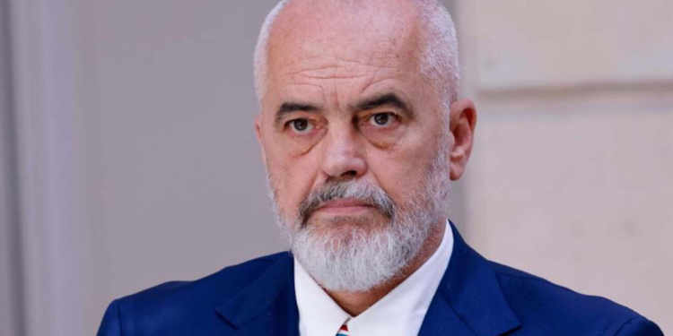 VIDEO / Rama: Forcat Komando, vlerë e shtuar në luftën kundër zjarrit mes Delvinës e Gjirokastrës