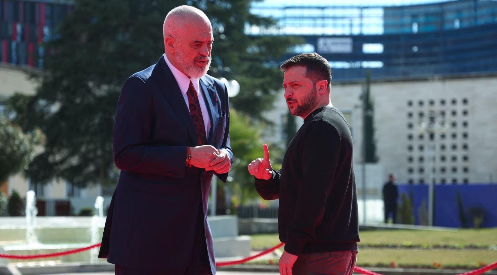 “Po punojmë për t’i dhënë fund luftës”, Zelensky zbardh bisedën me Ramën: Diskutuam përgatitjet për takime në…