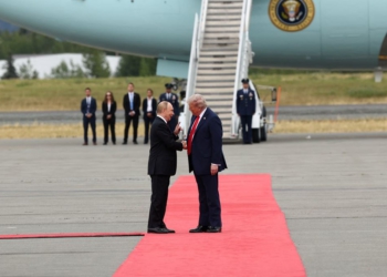 LIVE! Sot vendoset fati i Ukrainës, Donald Trump dhe Vladimir Putin shtrëngojnë duart në Alaskë