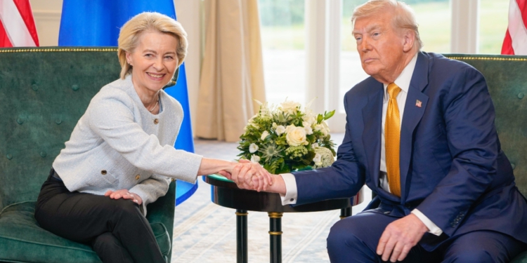 Tarifat e Trump, SHBA ul taksën për makinat, ilaçet dhe prodhime të tjera evropiane në 15%
