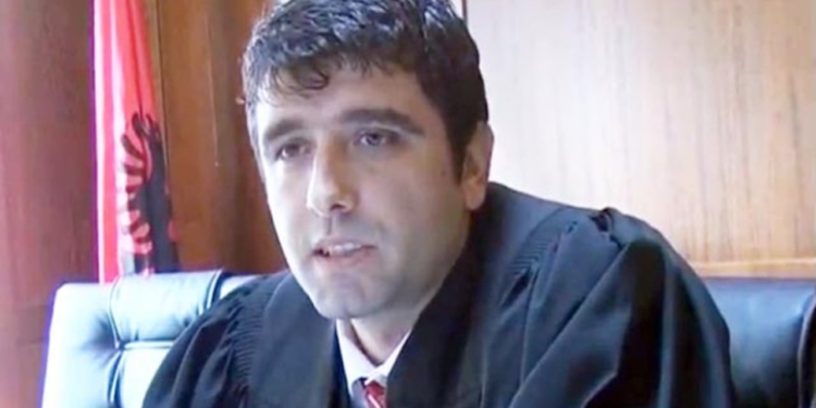 “Të rihapen hetimet për Konomin”! Familjarët e ish-gjyqtarit që u vra me tritol: Jetojmë mes frikës dhe heshtjes prej 14 vitesh