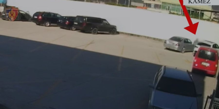 Vodhi një shumë parash në një automjet të parkuar, arrestohet menjëherë pas krimit