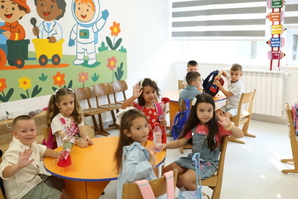 Rama nxjerr fotot nga shkolla e rikonstruktuar në Elbasan: Është kthyer në një hapësirë të denjë për mësim!