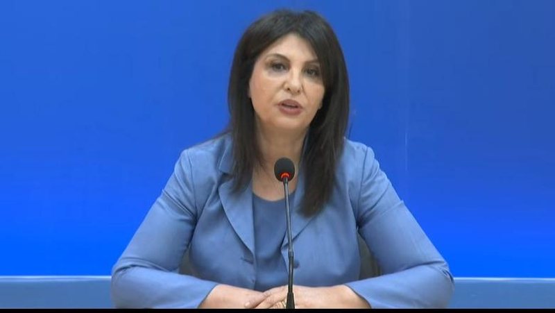 Pse mungoi Jozefina Topalli në seancën e betimit në Parlament? Zbulohet arsyeja