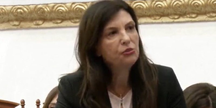 Topalli “sfidon” Peleshin: Pyet Gramoz Ruçin, a është përfshirë ndonjëherë në dekret një lodër teknologjike?