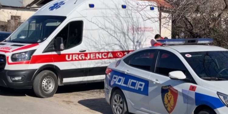 E rëndë në Tiranë, 40-vjeçarja bie aksidentalisht nga ballkoni dhe humb jetën
