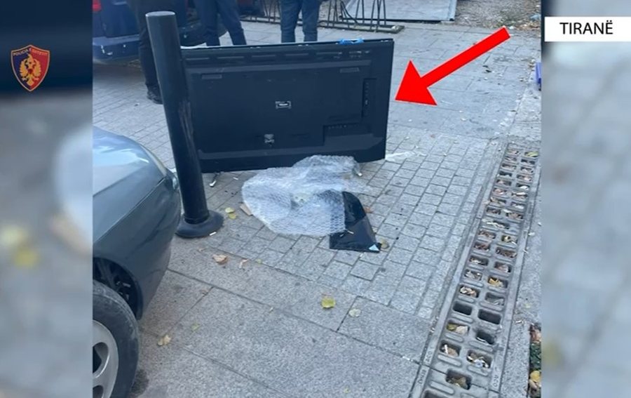 Pistoleta të fshehura brenda televizorit / Trafikonin armë nga Shqipëria në Angli, dy të arrestuar në Tiranë