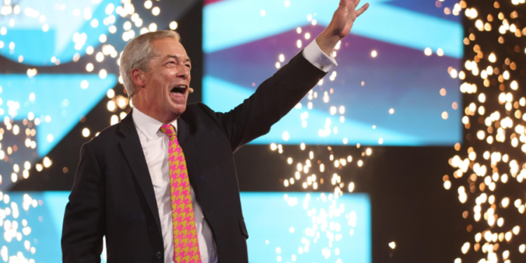Preken edhe shqiptarët, Farage prezanton planin anti-emigracion, i kursen Britanisë 230 mld paund