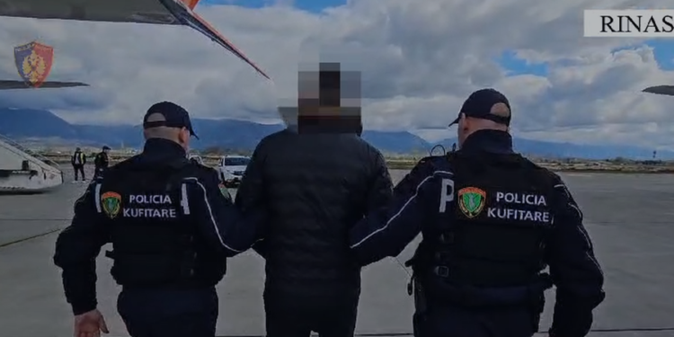 Trafikoi kanabis drejt BE me një grup kriminal, arrestohet 52-vjeçari në Rinas