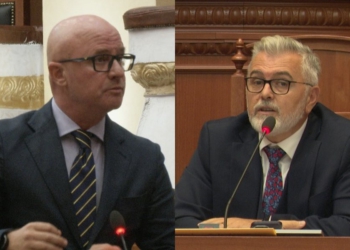 “Si rri njeriu i Zotit në krah të Ramës?”, Strazimiri ironizon Gogun, i kthehet ashpër socialisti