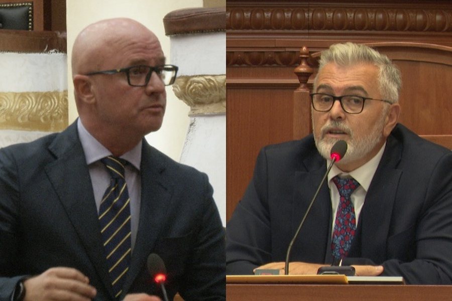 “Si rri njeriu i Zotit në krah të Ramës?”, Strazimiri ironizon Gogun, i kthehet ashpër socialisti