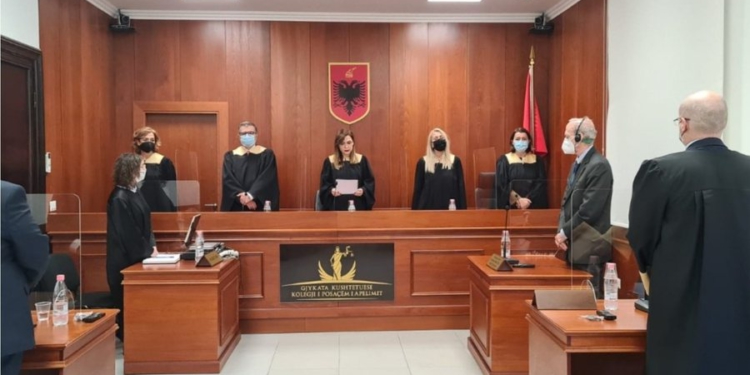 Avokatët e Vlorës denoncojnë bllokimin e çështjeve në Apel, akuzojnë KLGJ-në për kolaps