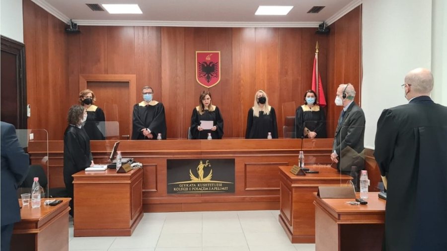 Avokatët e Vlorës denoncojnë bllokimin e çështjeve në Apel, akuzojnë KLGJ-në për kolaps