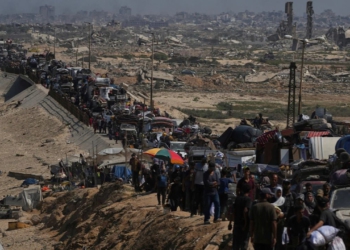 Pamje apokaliptike në Gaza, mijëra palestinezë kërkojnë arratisjen teksa tanqet izraelite mbushin rrugët  (VIDEO)