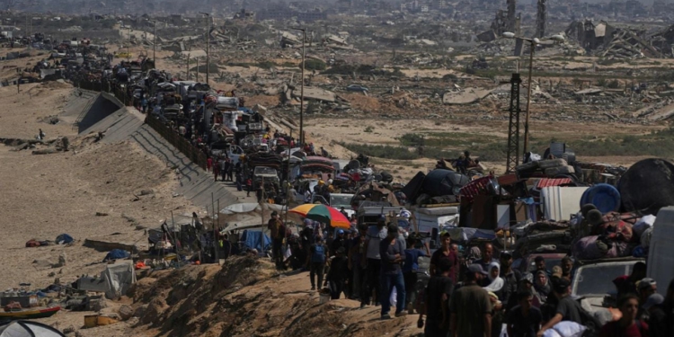 Pamje apokaliptike në Gaza, mijëra palestinezë kërkojnë arratisjen teksa tanqet izraelite mbushin rrugët  (VIDEO)