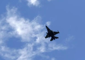 Një avion rus fluturon pranë Alaskës/ Alarmohen SHBA-të, ngrenë në fluturim 4 “luftarakët” F-16