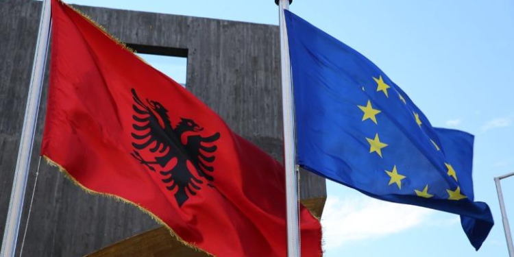 Eurobarometri: Shqipëria më entuziastja për anëtarësimin në BE! Serbia, më skeptikja në rajon