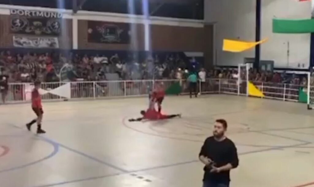 (VIDEO) Momente tronditëse, portieri pret penalltinë dhe ndërron jetë në Brazil