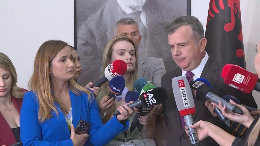 “Jemi plotësisht në zbatim të Kushtetutës”/ Balla: Diella, pjesë e dekretit të kryeministrit