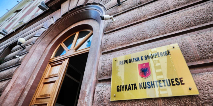 Vendi vakant në Kushtetuese, Gjykata e Lartë zgjedh më 30 shtator zëvendësuesin e Holta Zaçajt