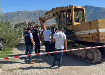 IKMT rikthehet në Orikum, prish dy objekte mes kundërshtimeve të pronarëve