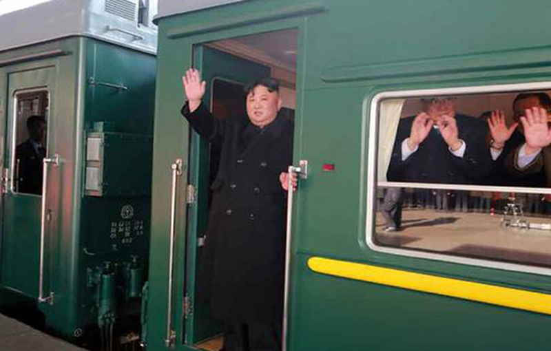 Kim Jong Un mbërrin në Kinë me trenin e tij super të blinduar
