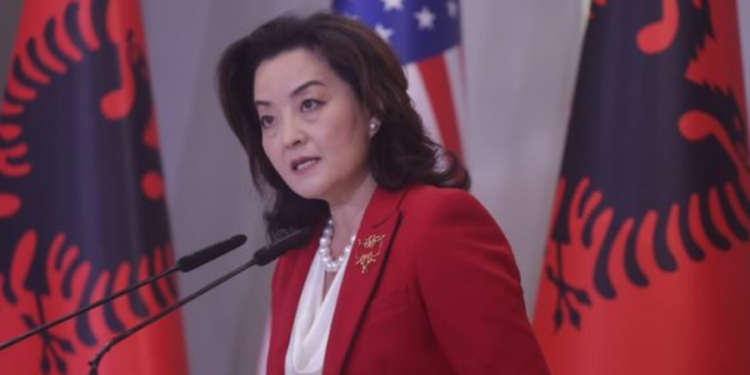 Yuri Kim, ish-ambasadorja e SHBA në Tiranë përmbyll karrierën e saj diplomatike
