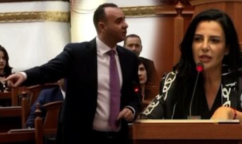 “Bukurosh, kur të drejtohem ty…”, Balluku debat me Balliun, deputeti i PD: Ti u bëre e bukur me paratë e shqiptarëve! Replikat në seancë sot (VIDEO)