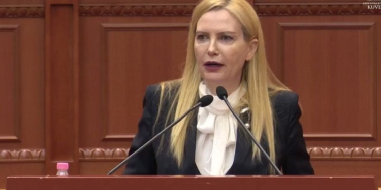 “Nuk jam deputete e PD-së”, reagon Mesila Doda: S’u konsultova për grupet, do vazhdoj kauzat e PDIU