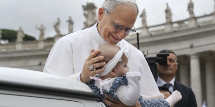 Papa Leoni XIV feston 70-vjetorin, ditëlindja e parë në krye të Vatikanit
