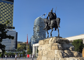 Zvicra e Suedia mesazh për Shqipërinë: Autonomia vendore, e panegociueshme