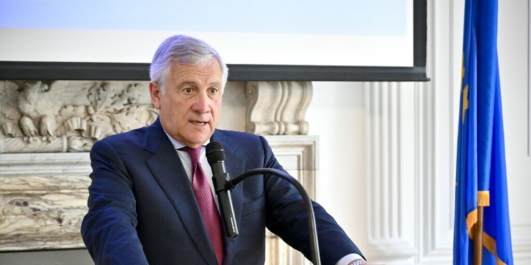 Antonio Tajani: Nuk ka ndalim nga BE-ja, por Italia nuk blen më gaz rus