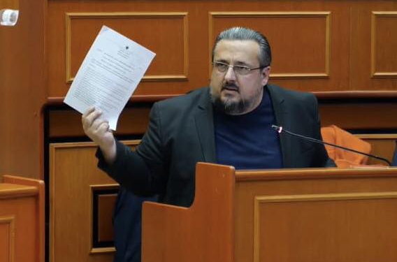 A do të shkarkohet Veliaj të martën? Teliti: E duam përballë, ka të drejtë që të dëgjohet! Do ta lejojë qeveria?!