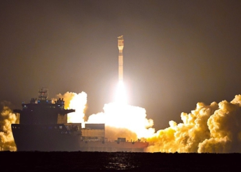 11 satelitë të rinj brenda një rakete të vetme nga deti