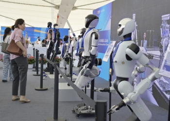 AI dhe robotika nxisin rritjen në tregtinë ndërkombëtare të shërbimeve
