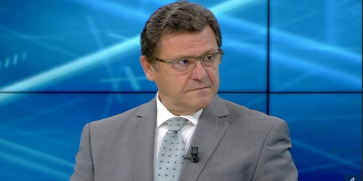 “Shqipëria të mos futet në përplasjet mes të mëdhenjve”, Mazi: Të qëndrojmë krah aleatëve, por s’duhet të armiqësohemi me të tjerët