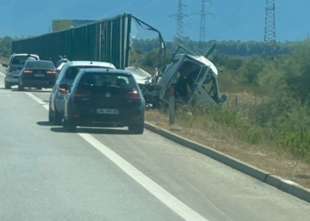 Aksident në autostradën Fier-Vlorë, raportohet për një të vdekur dhe një të plagosur rëndë
