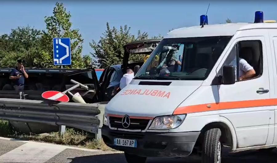 Aksident i rëndë në Fier-Lushnje, një viktimë dhe dy të plagosur