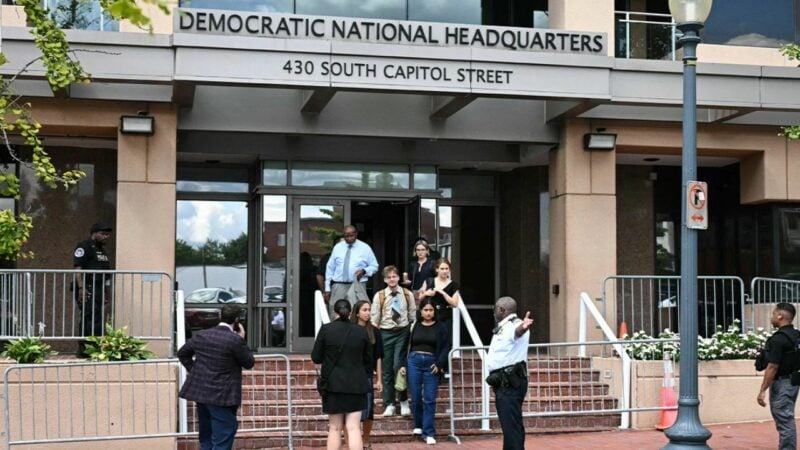 SHBA/ Alarm për bombë në selinë e demokratëve në Uashington, policia kryen kontrolle në ndërtesë