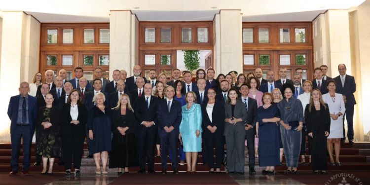 “Synimi ynë, anëtarësimi në BE”/ Presidenti Begaj pret ambasadorët shqiptarë: Shqipëria, pjesë e pandashme e Evropës!
