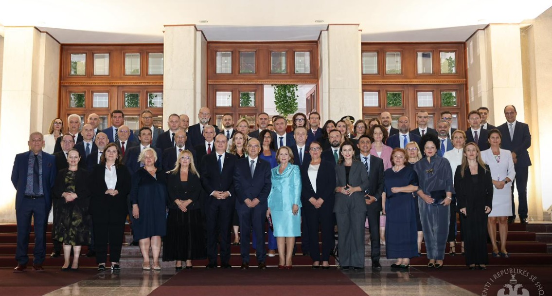 “Synimi ynë, anëtarësimi në BE”/ Presidenti Begaj pret ambasadorët shqiptarë: Shqipëria, pjesë e pandashme e Evropës!