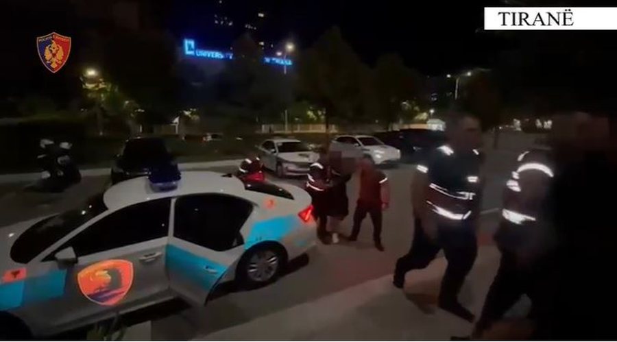 I armatosur dhe me fishek në fole, arrestohet 30-vjeçari dhe shoku i tij në Tiranë