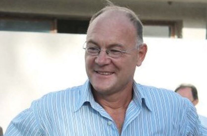 Asfalt mbi “Via Egnatia”, Auron Tare kërkon të ndërhyjë Rama. Reagon Bashkia e Peqinit