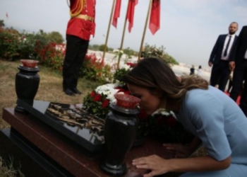 / Rudina Hajdari kujton të atin në 27-vjetorin e vdekjes: Më ka përndjekur dyshimi, kush kishte dorë në vrasjen tënde