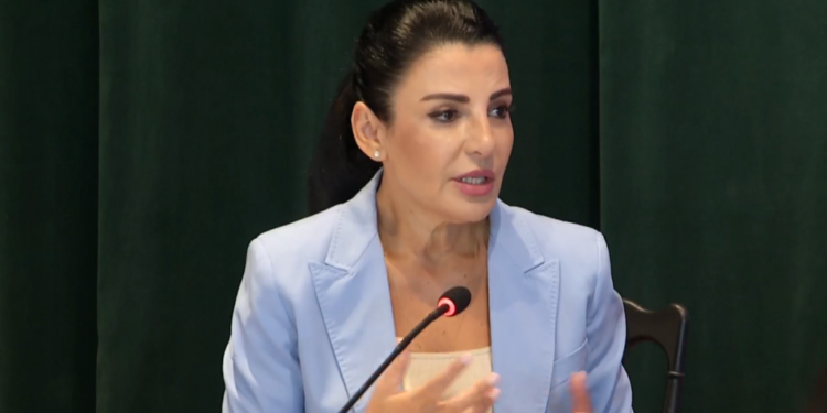 Belinda Balluku: Burimi i Tragjasit do furnizonte Jugun, po presim banorët të binden