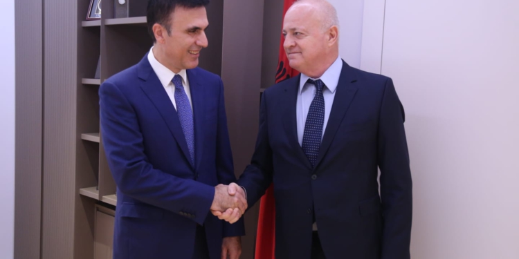 Lufta kundër veprimtarive kriminale/ Çela takohet me drejtuesin e Prokurorisë për Krimin e Organizuar të Serbisë