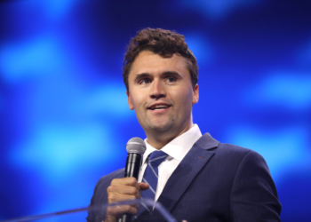 Funerali për Charlie Kirk në stadiumin e Super Bowl: Do të kthehet në miting për MAGA-n