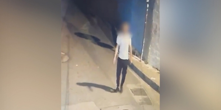 VIDEO / Zuri vendin e parkimit të motrës, 34-vjeçari djeg makinën