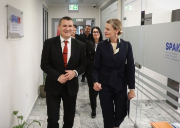Diskutohet lufta kundër krimit e drogës/ VanHorn takon Dumanin: Gjyqtarët, prokurorët janë rojtarët e të drejtave të çdo qytetari