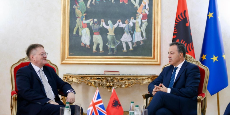 Peleshi takon ambasadorin britanik: Kuvendi, partner kyç në forcimin e demokracisë dhe reformave